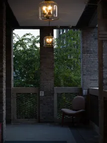 Chongqing Retro Attic Hotel - Image 4
