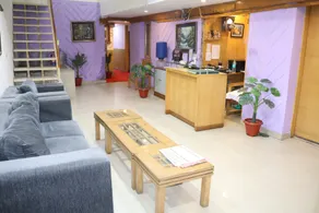 Hotels Daffodils Connaught Place - Image 3
