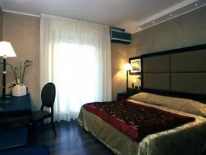 Hotel Regina - Image 4