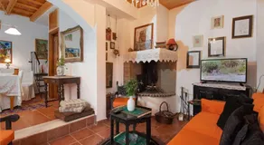 Cretan Magnolia Gem - Smari Cozy Getaway - Image 3