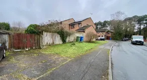 Bracknell - 1 Bedroom House - Parking - Image 5
