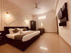 Hotel Majestic Heights - Image 2
