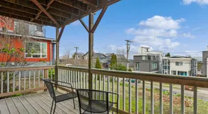 Cozy Hilltop Seattle Stay with Yard & Parking - Image 5