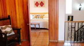 Luminosa casa en barrio famoso - Image 4