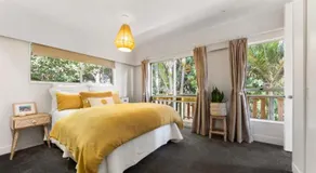 Sunbird House Piha - Image 2