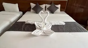Hotel welcome & restaurant - Image 4