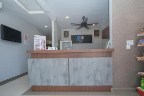 Super OYO Capital O 90556 Hotel Cherita Rooms - Image 2