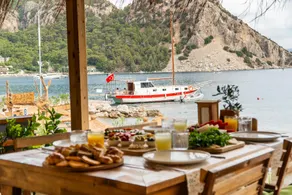 Z-Villas Beach Hotel - Image 5