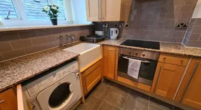 Spacious, bright and airy city centre flat. Unique converted Mill. - Image 4