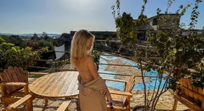 Kleos Noble Retreat - Stone-Build Apartments & Rooms with Pool, Sauna & BBQ Area - Image 4