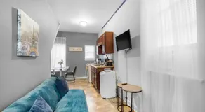 Modern 2BR Getaway Fast Metro Link - Image 5