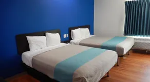 Knights Inn Houston - Image 2