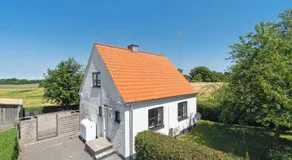 Lovely Holiday Home In Idyllic Surroundings - Image 1