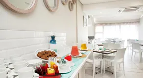 Marine Hotel - Image 5
