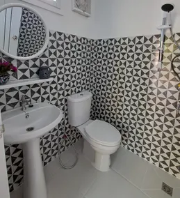 The White House Homestay at Talay Bua Daeng - Image 5
