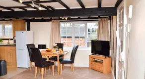 Wrenbury Mill Apartment - Image 2