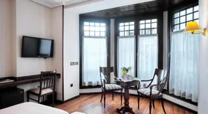 Palacio Arias - Image 2