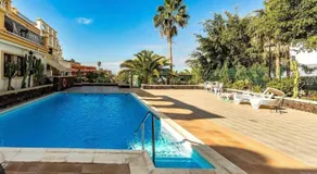 Ocean view apartment with pools - Image 3