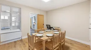 Modern Family Home Waltham Abbey Free Parking - Image 5