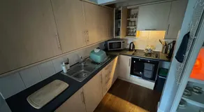 Edinburgh TWO BEDROOM apartment with free side street parking 24 hours - Image 3