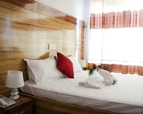 Hotel de Sapphire - Image 3