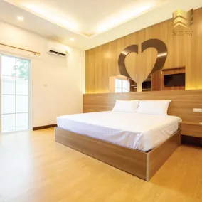 Secret Hotel - Image 5