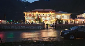 Stone Man's Hotel Samana Heights - Image 4