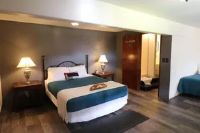 Hawaii Island Resort - Image 2