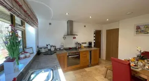Stunning cottage with hot tub - Image 3