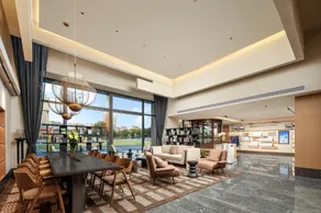 Atour Hotel Wuxi East Station South Square - Image 3
