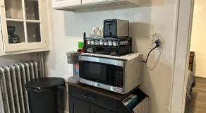 Charming 2-bedroom apartment with Washer and Dryer in Jersey City - Image 4
