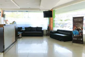 Hotel O near Mall Panakukkang formerly Al-Badar Hotel Syariah - Image 3