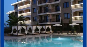 Valencia Gardens Luxury Studios - Image 4