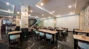 Prakerti Bhuana Hotel - Image 4