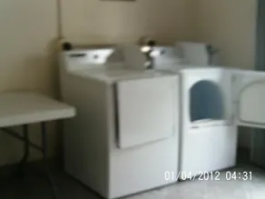 Budget Inn & Suites - Image 2