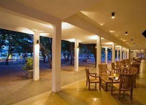 Nilaveli Crystal Blue Hotel - Image 3