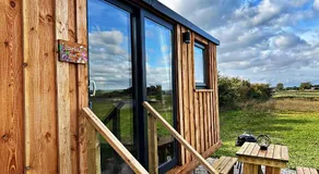 Luxury Shepherd Hut in the Peak District - Image 4