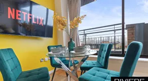 Luxe Penthouse-CityCentre-Parking-Balcony - Image 3