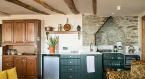 Philos Guesthouse - Image 4