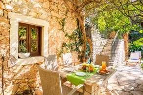 Stone Cottage - Image 3