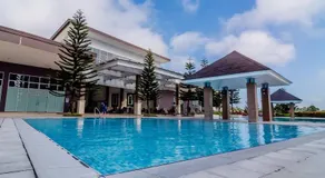 Staycation at Tagaytay 1733 Wind Residences with Taal Lake view WIFI and free parking - Image 3