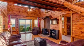 Lodge at OZK Ranch- Incredible mountaintop cabin with hot tub and views - Image 2