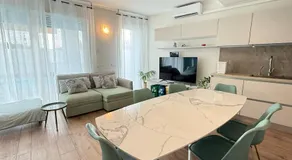 Appartamento in città con Giardino e Piscina privati - Image 3
