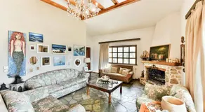 Azure Coast Seafront Retreat - Image 2