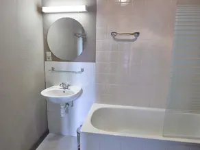 Spacious Holiday Home with Private Garden in Houyet - Image 3