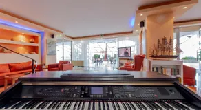Avra Hotel - Image 4