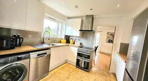 3 Bed House with 6 Beds by Sensational Stay - Image 2