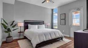 Luxurious Penthouse with large patio - Image 2