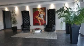 Hotel Come In - Image 3