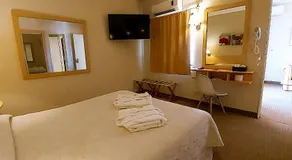 Corrientes Plaza Hotel - Image 2